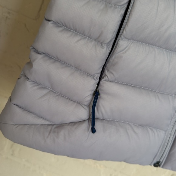 Patagonia vest NEW XS herring grey zip up pockets soft warm goose down - Picture 3 of 7